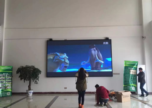 LED全彩顯示屏如何與移動設(shè)備連接?？長沙吉進(jìn)電子告訴你